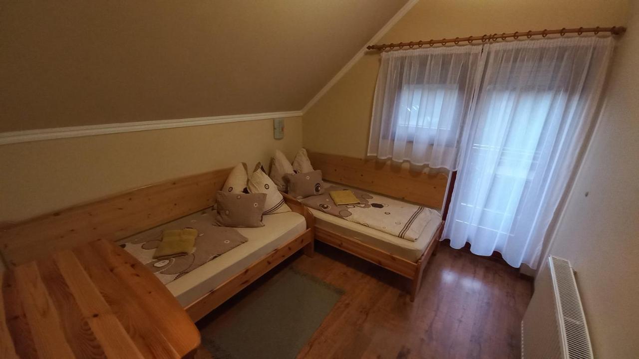 Kistolmacs Nefelejcs Fagyizo Es Apartmanhaz מראה חיצוני תמונה