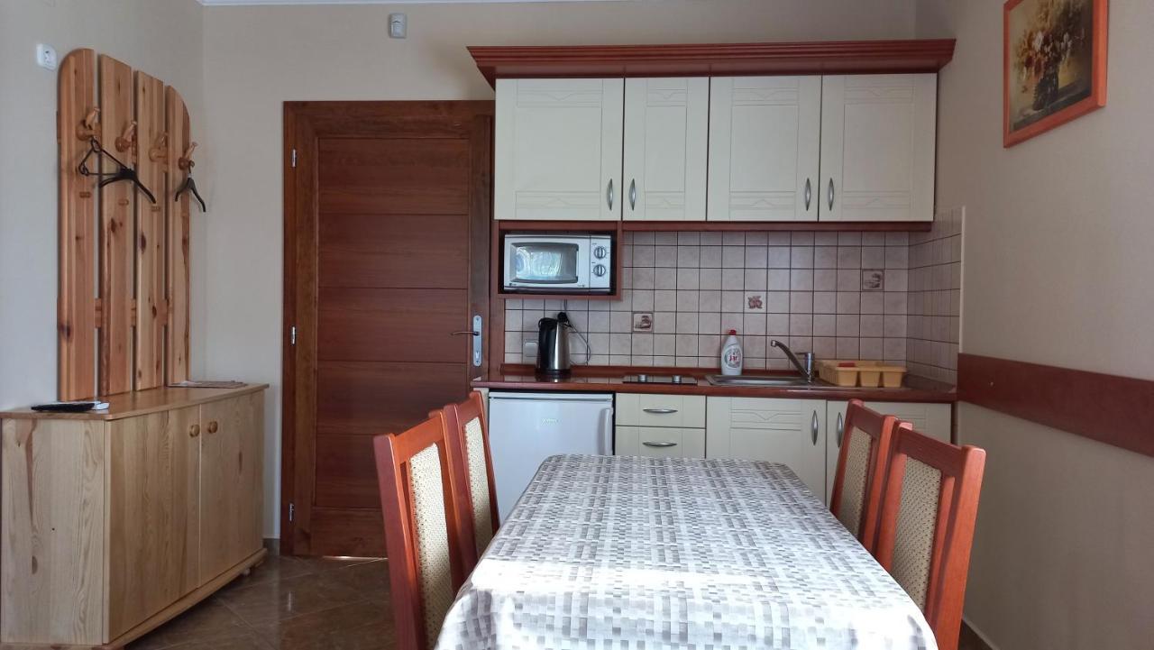 Kistolmacs Nefelejcs Fagyizo Es Apartmanhaz מראה חיצוני תמונה