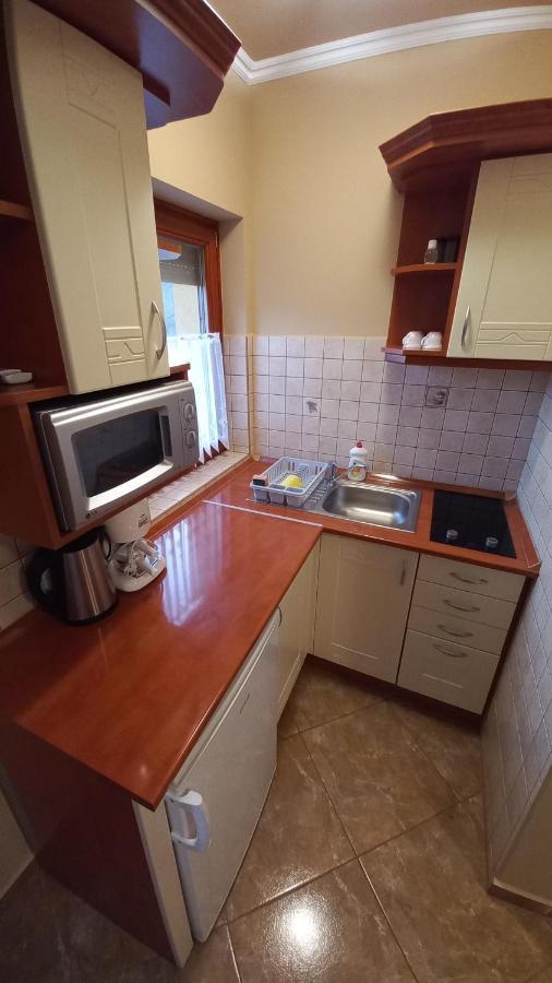 Kistolmacs Nefelejcs Fagyizo Es Apartmanhaz מראה חיצוני תמונה