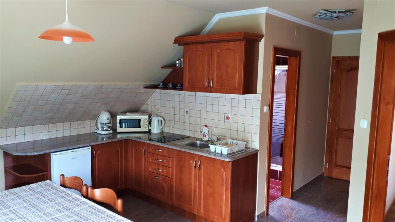 Kistolmacs Nefelejcs Fagyizo Es Apartmanhaz מראה חיצוני תמונה